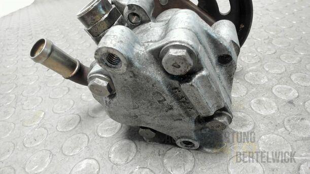 Foto: PUMPE SERVOLENKUNG eines Opel Astra 1.8 Caravan