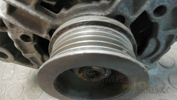 Foto: LICHTMASCHINE / GENERATOR eines Opel Astra 1.8 Caravan