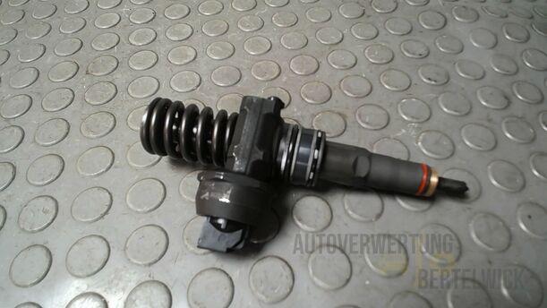 Foto: PUMPE DÜSE EINHEIT eines VW Golf Variant 1.9 TDI