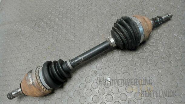 Foto: ANTRIEBSWELLE LINKS eines Opel Astra 1.8 Caravan