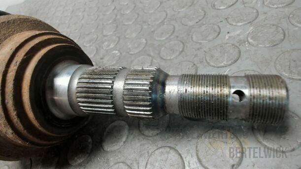 Foto: ANTRIEBSWELLE LINKS eines Opel Astra 1.8 Caravan