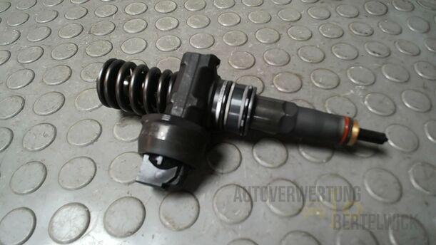 Foto: PUMPE DÜSE EINHEIT eines VW Golf Variant 1.9 TDI