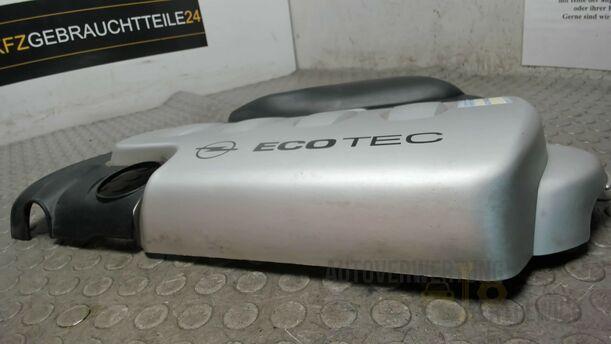 Foto: MOTORABDECKUNG / VERSCHALUNG eines Opel Astra 1.8 Caravan