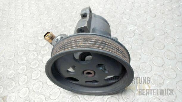 Foto: PUMPE SERVOLENKUNG eines Mazda 121