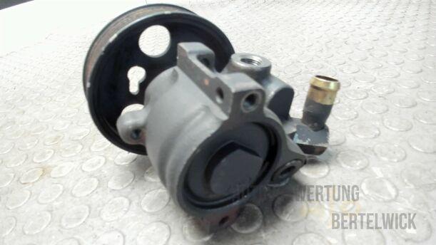 Foto: PUMPE SERVOLENKUNG eines Mazda 121