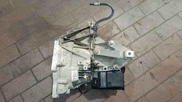 Foto: SCHALTGETRIEBE 3M5R7002NC eines Ford Focus C-MAX 1.6 Ti-VCT