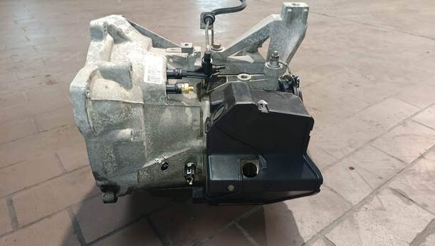 Foto: SCHALTGETRIEBE 3M5R7002NC eines Ford Focus C-MAX 1.6 Ti-VCT