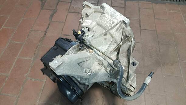 Foto: SCHALTGETRIEBE 3M5R7002NC eines Ford Focus C-MAX 1.6 Ti-VCT