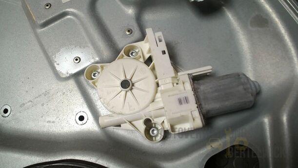 Foto: FENSTERHEBER ELEKTRISCH VORN LINKS eines Ford Focus C-MAX 1.6 Ti-VCT