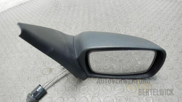 Foto: AUSSENSPIEGEL LINKS MECHANISCH eines Mazda 121