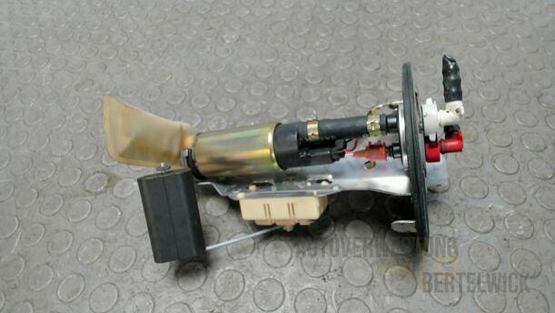 Foto: KRAFTSTOFFPUMPE eines Mazda 121