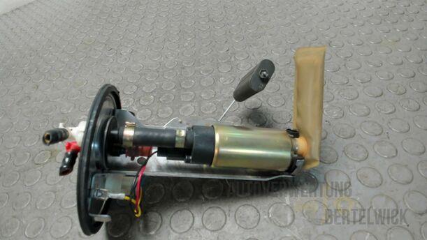 Foto: KRAFTSTOFFPUMPE eines Mazda 121