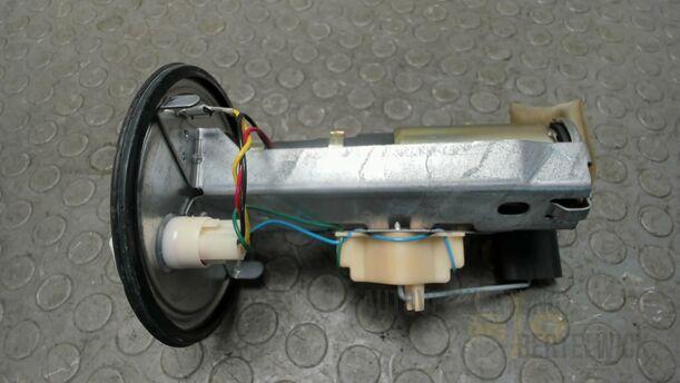 Foto: KRAFTSTOFFPUMPE eines Mazda 121