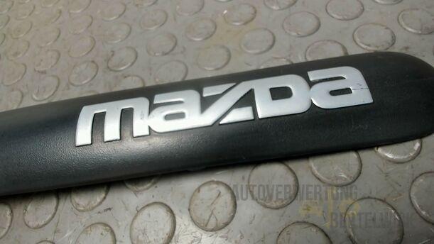 Foto: ZIERLEISTE HECKKLAPPE eines Mazda 121