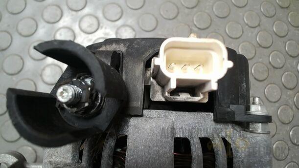 Foto: LICHTMASCHINE ( DENSO ) eines Ford Focus C-MAX 1.6 Ti-VCT