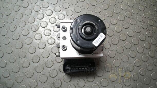 Foto: HAUPTBREMSAGGREGAT ABS eines Ford Focus C-MAX 1.6 Ti-VCT
