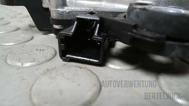 Foto: SCHEIBENWISCHERMOTOR HINTEN eines Ford Focus C-MAX 1.6 Ti-VCT