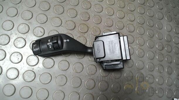 Foto: BLINKSCHALTER/ KOMBISCHALTER eines Ford Focus C-MAX 1.6 Ti-VCT