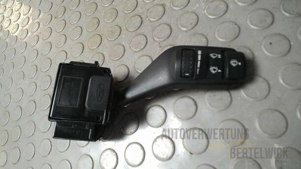 Foto: SCHEIBENWISCHERSCHALTER eines Ford Focus C-MAX 1.6 Ti-VCT