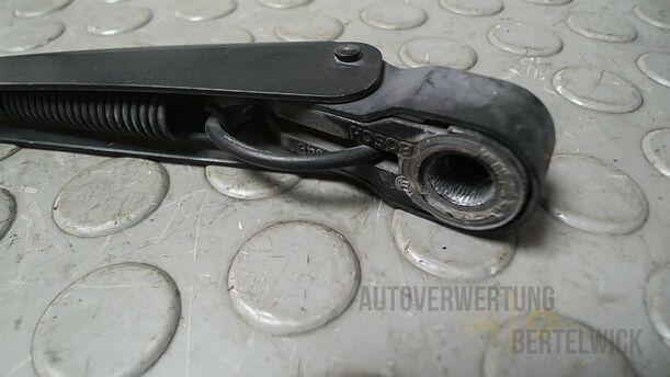 Foto: SCHEIBENWISCHERARM HINTEN eines Ford Focus C-MAX 1.6 Ti-VCT