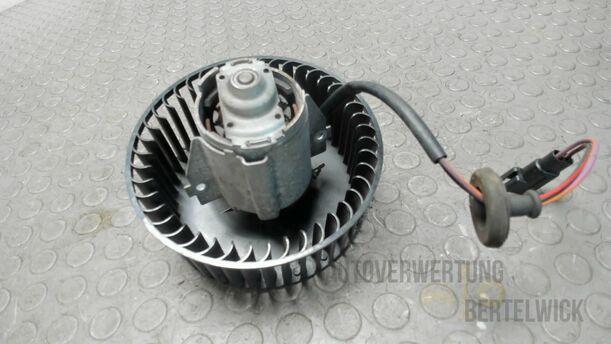 Foto: HEIZUNGSGEBLÄSE eines Mazda 121