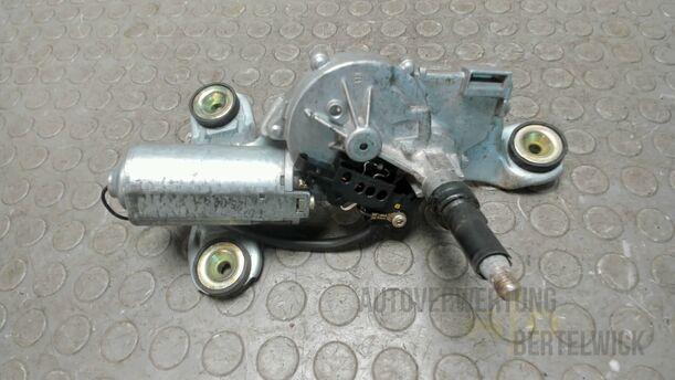 Foto: SCHEIBENWISCHERMOTOR HINTEN eines Mazda 121