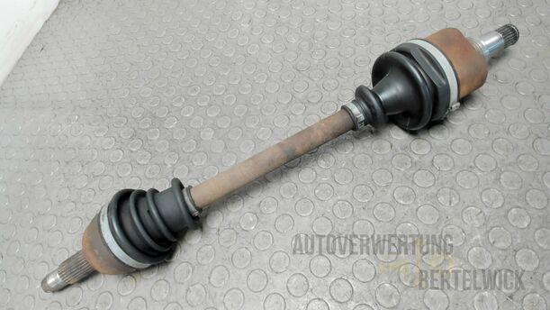 Foto: ANTRIEBSWELLE LINKS eines Mazda 121