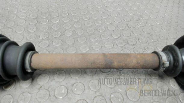 Foto: ANTRIEBSWELLE LINKS eines Mazda 121