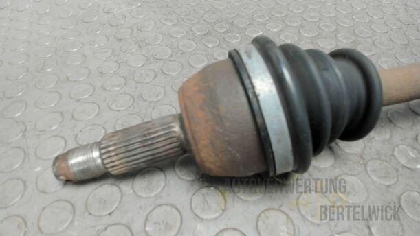Foto: ANTRIEBSWELLE LINKS eines Mazda 121