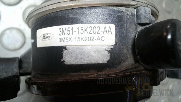 Foto: NEBELSCHEINWERFER LINKS eines Ford Focus C-MAX 1.6 Ti-VCT GLX