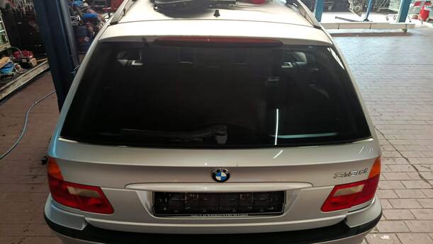 Foto: HECKKLAPPE/ HECKDECKEL ( TOURING ) eines BMW 318d touring GLXi