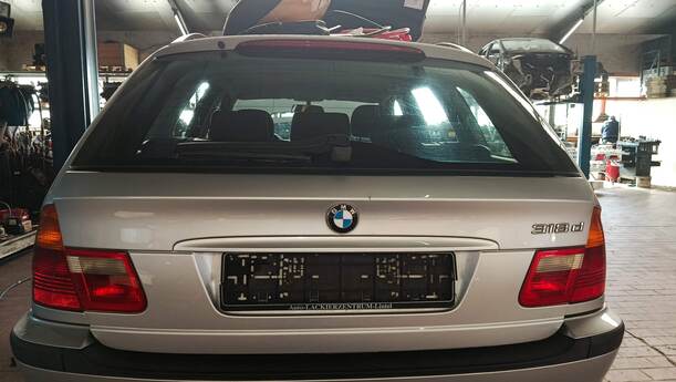 Foto: HECKKLAPPE/ HECKDECKEL ( TOURING ) eines BMW 318d touring GLXi