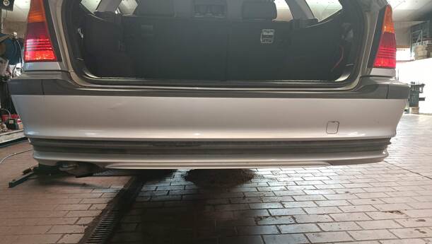 Foto: STOSSFÄNGER/ STOßSTANGE HINTEN ( TOURING ) eines BMW 318d touring GLXi