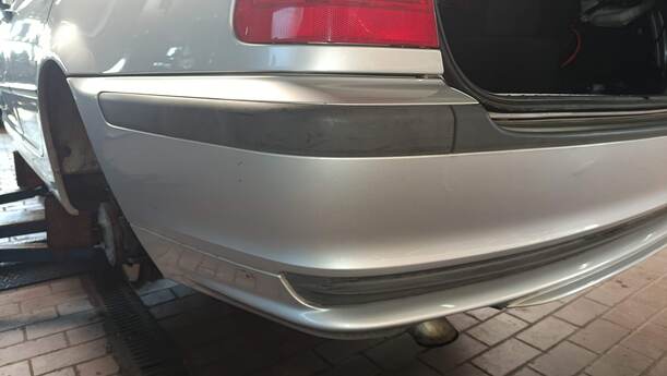 Foto: STOSSFÄNGER/ STOßSTANGE HINTEN ( TOURING ) eines BMW 318d touring GLXi