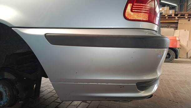 Foto: STOSSFÄNGER/ STOßSTANGE HINTEN ( TOURING ) eines BMW 318d touring GLXi