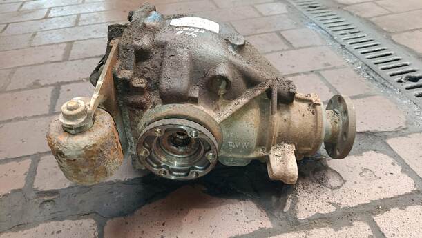 Foto: HINTERACHSGETRIEBE eines BMW 318d touring GLXi