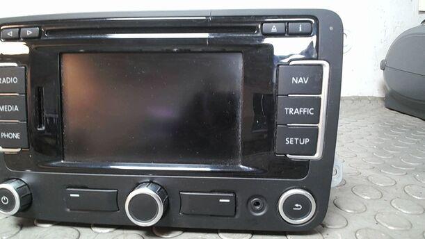 Foto: RADIO RNS310 ( MIT RADIOCODE ) eines VW Golf Variant 1.4 TSI GLXi