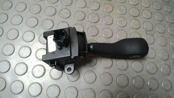 Foto: BLINKSCHALTER/ KOMBISCHALTER eines BMW 318d touring GLXi