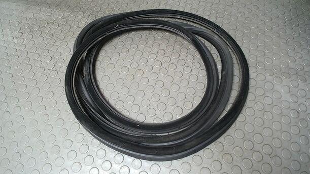Foto: HECKKLAPPENDICHTUNG ( TOURING ) eines BMW 318d touring GLXi