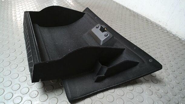 Foto: HANDSCHUHFACH eines BMW 318d touring GLXi