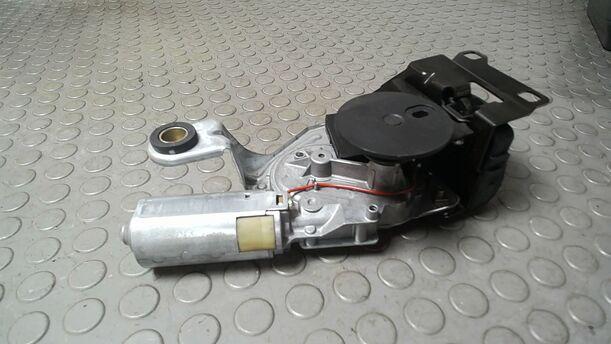 Foto: SCHEIBENWISCHERMOTOR HINTEN ( VARIANT ) eines BMW 318d touring GLXi