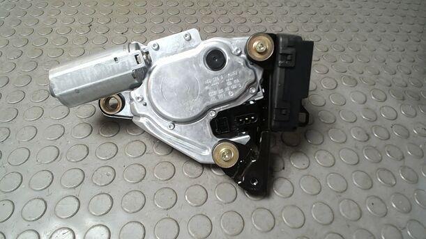 Foto: SCHEIBENWISCHERMOTOR HINTEN ( VARIANT ) eines BMW 318d touring GLXi