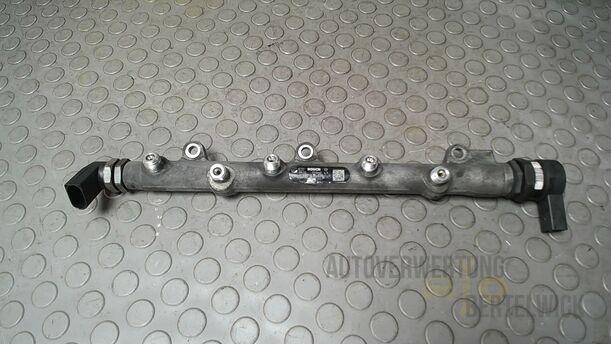 Foto: VERTEILERROHR/ KRAFTSTOFFVERTEILER eines BMW 318d touring