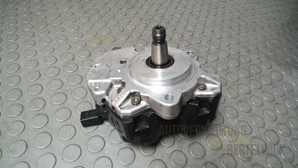 Foto: DIESELEINSPRITZPUMPE/ HOCHDRUCKPUMPE eines BMW 318d touring