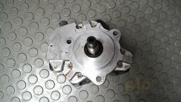 Foto: DIESELEINSPRITZPUMPE/ HOCHDRUCKPUMPE eines BMW 318d touring