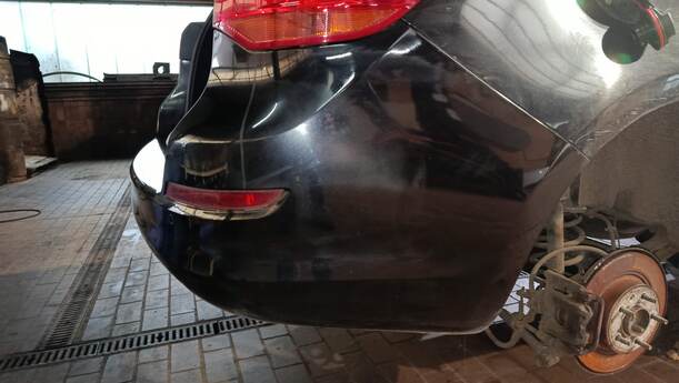 Foto: STOSSFÄNGER / STOßSTANGE HINTEN eines Opel Astra 1.7 CDTI DPF Sports Tourer
