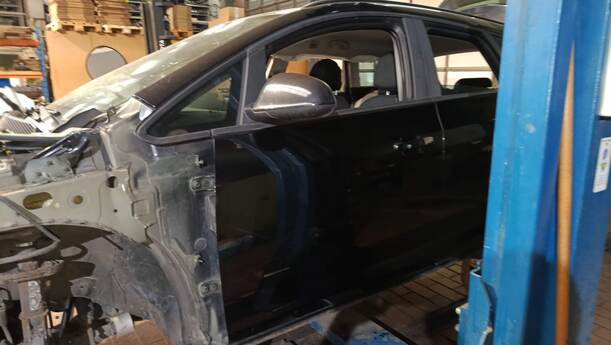 Foto: TÜR VORNE LINKS eines Opel Astra 1.7 CDTI DPF Sports Tourer