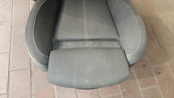 Foto: SITZ VORNE LINKS / FAHRERSITZ eines Opel Astra 1.7 CDTI DPF Sports Tourer
