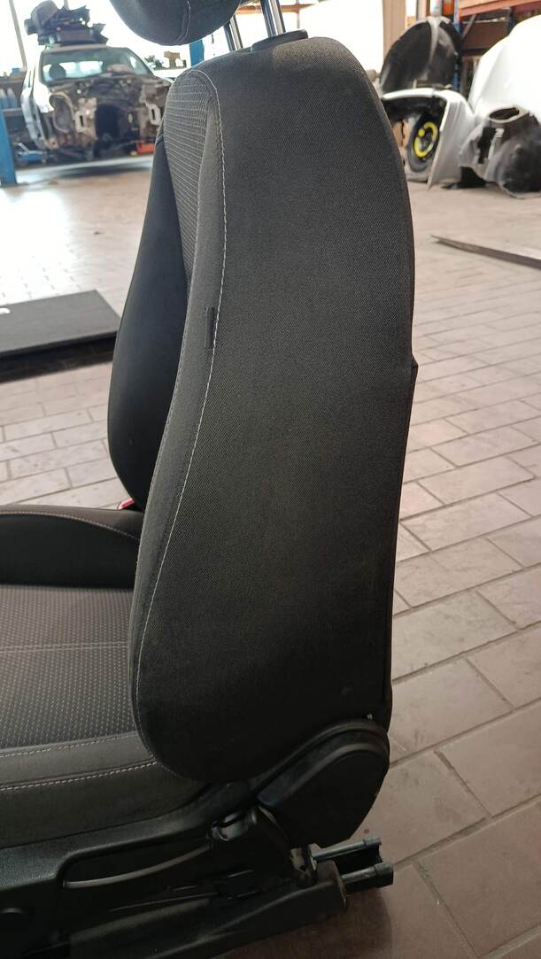 Foto: SITZ VORNE LINKS / FAHRERSITZ eines Opel Astra 1.7 CDTI DPF Sports Tourer