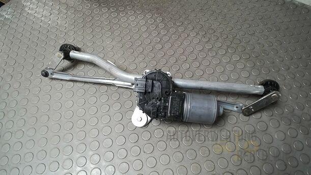 Foto: SCHEIBENWISCHERMOTOR VORN eines BMW 318d touring